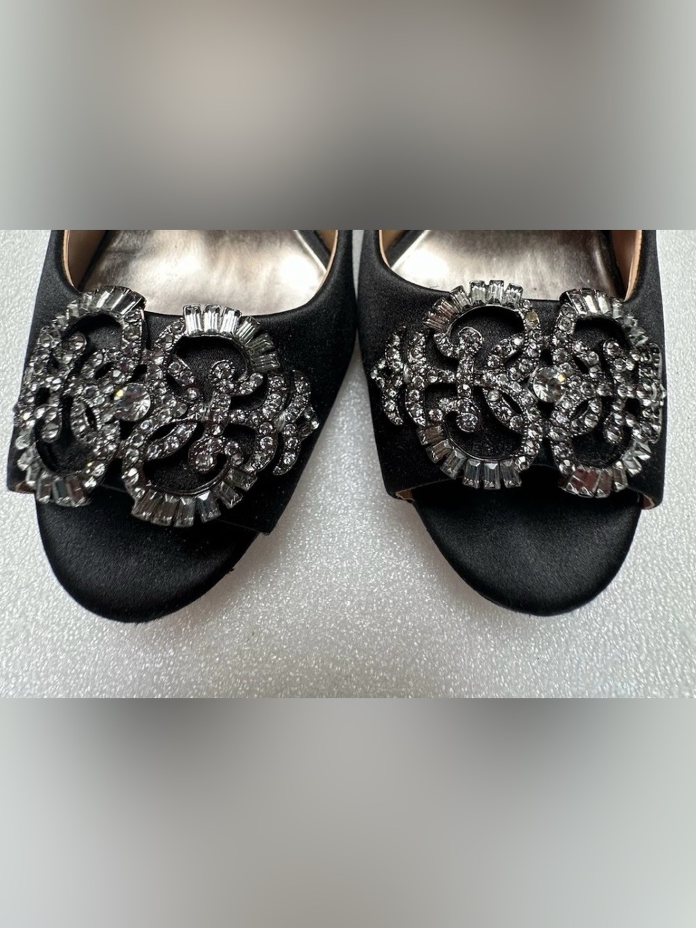 Badgley Mischka Monique Black Satin Open Toe Pumps Stiletto Shoes Black Size 8 - Picture 3 of 9